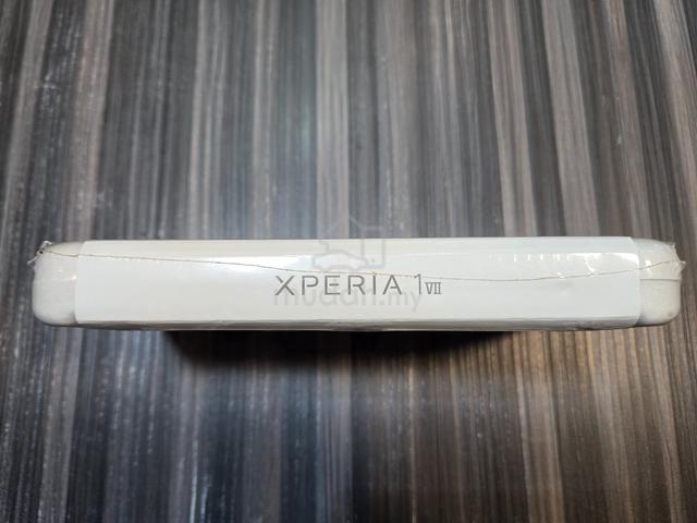 Brand New Sony Xperia 1 vii 5G 12GB Ram 512GB Dual - photo 4 of 5
