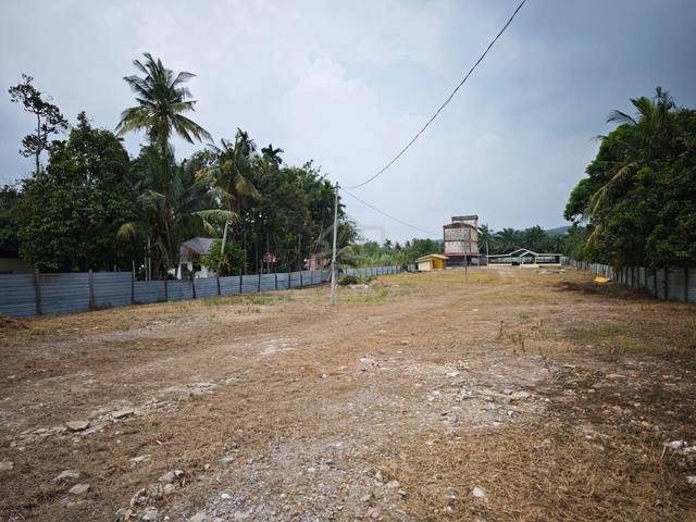 LAND (50,623sqft) "FREE 3 MONTHS RENTAL" At Taman Kempas - For Rent 1