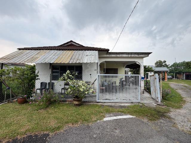 Kundang Rawang 1 Storey Corner House For Sale Good Condition 1