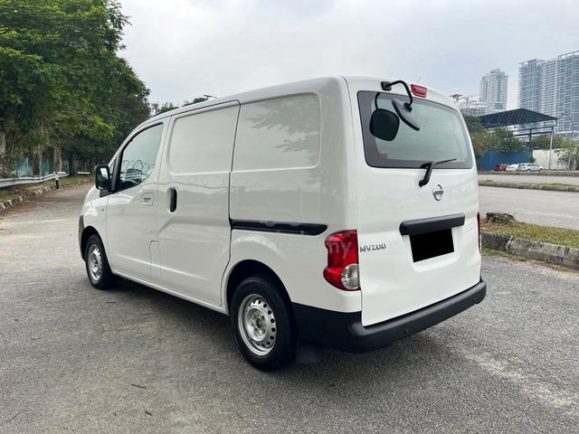2017 Nissan NV200 1.6 PETROL PANEL VAN (M) - 4