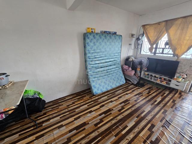 Flat Taman Ungku Tun Aminah 1