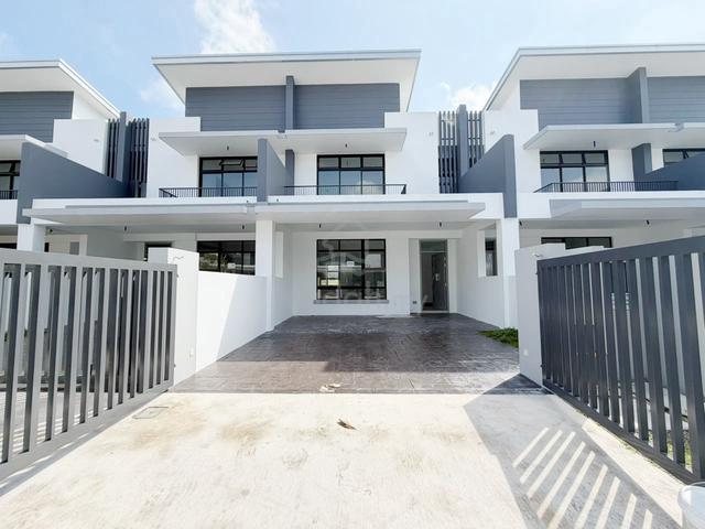 Taman Ponderosa Double Storey Terrace House 4bed Renovate Johor 1