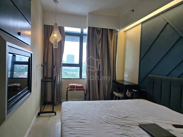 Centrestage Designer Suite 1