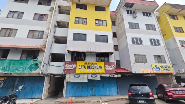 Rumah Pangsa Batu Berendam 1