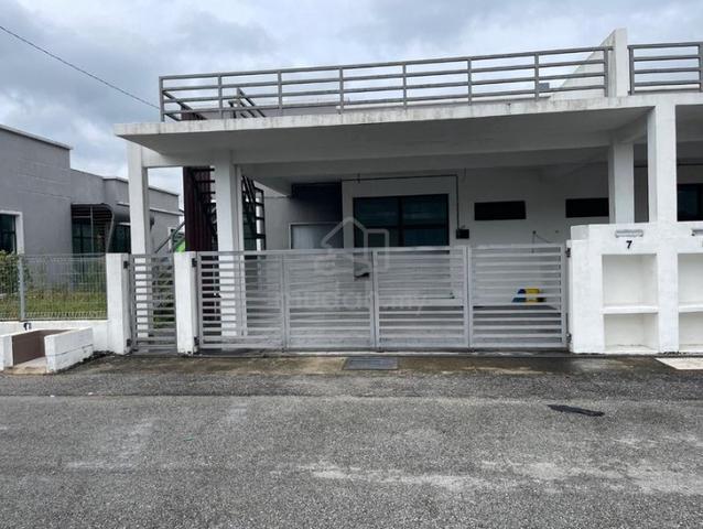 Rumah moden + halaman luas (rare!) 1