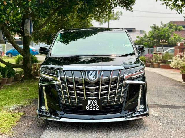 ON THE ROAD 2015 Toyota ALPHARD 2.5 AGH30W (A) - 3