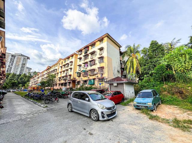 Apartment Idaman 1