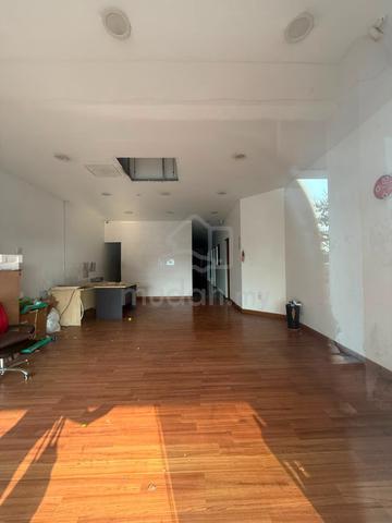 Sentosa, klang. (Facing mainroad!! ) Ground floor shop for rent 21 x 1