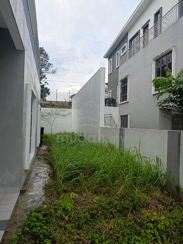 Tmn Senai Utama 2 storey semi D for sell 1