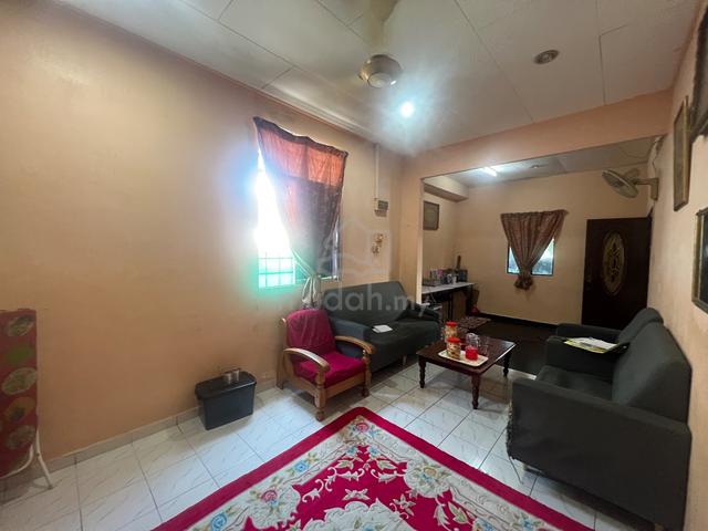 For Sale Renovated Endlot @ Single Storey Taman Politeknik PD 5