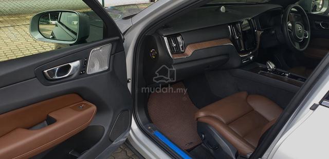 Volvo XC60 2.0 RECHARGE T8 FREE VSA5 Plus Package - 5