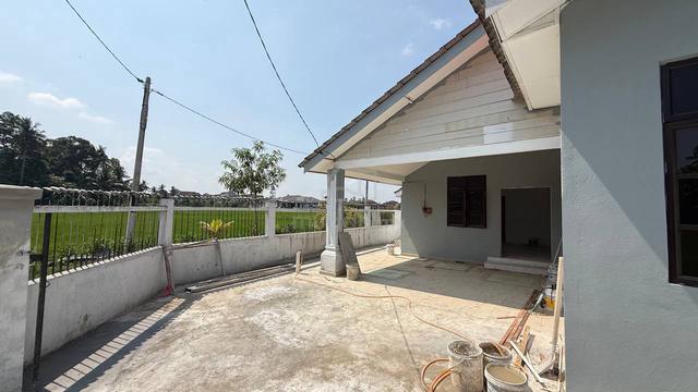 Semi D di Kutan Pasir Pekan 1