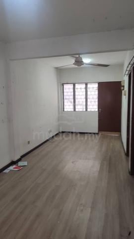 Flat Pandan Indah 1