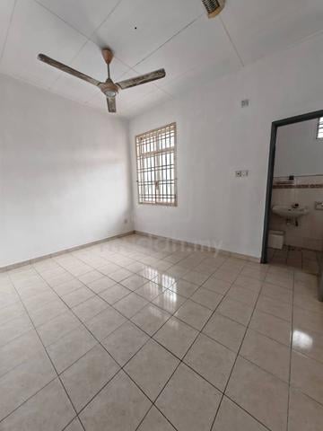 For Rent Bandar Putra Kulai Double Storey Partial Furnished 1