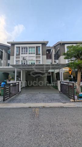 3 Storey Superlink Tiara South Semenyih Gated RM2300 1