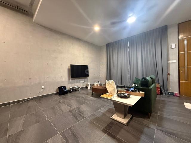 Kulai D'Art Hills Residence Three-Story Terrace Good Condition 1
