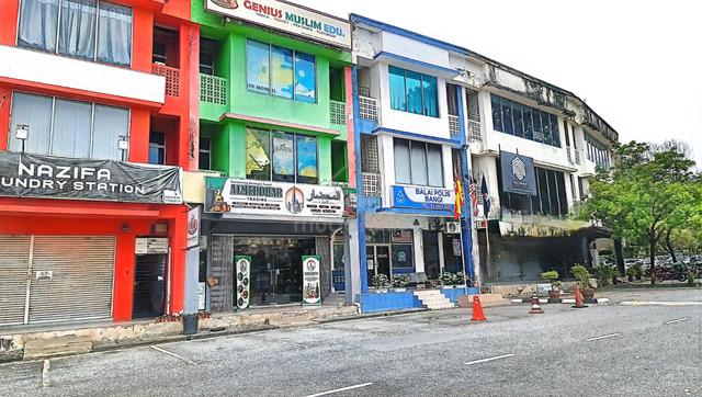 Spacious Ground Floor (2320sf) Bandar Seri Putra Kajang for rent 1