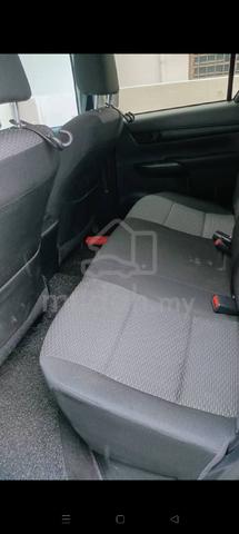 Toyota Hilux E 2.4 (A) - 5