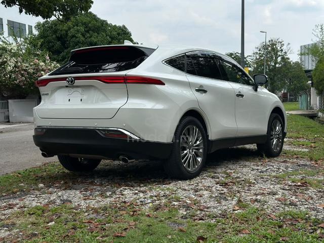 RECON UNREG 2021 Toyota HARRIER G *GREY SEAT - 4