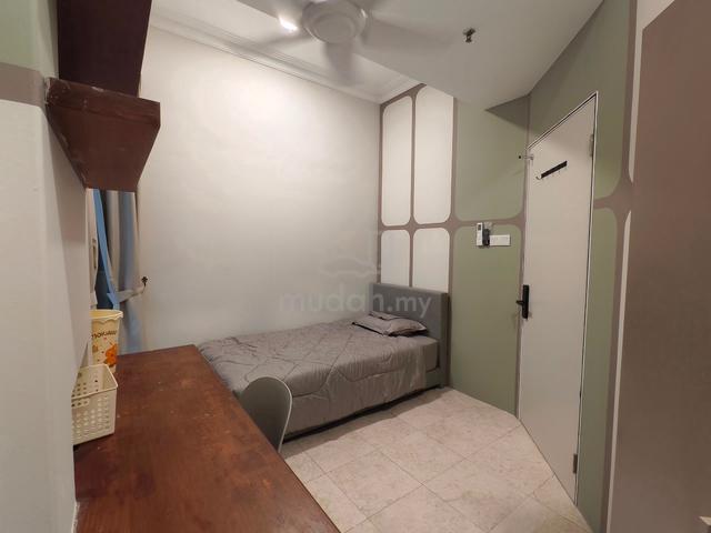 Fully Furnished Selangor Petaling Jaya Room For Rent 1