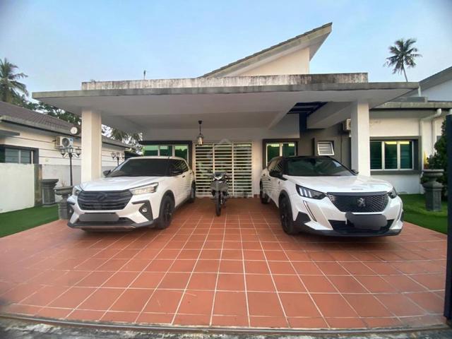 [BELOW MARKET] Renovated Semi D @ Taman Sri Serdang, Tok Muda, Kapar 1