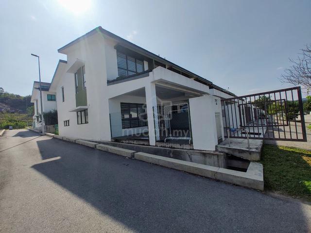 END LOT GUARDED Double Storey Terrace House Saujana Sekata Bangi 1