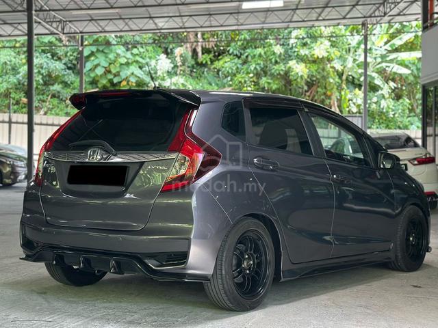 2019 Honda JAZZ GK5 1.5 V FACELIFT (A) FULL LOAN ! - 1