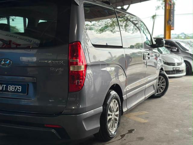 2011 Hyundai GRAND STAREX 2.5 CRDI VGT (A) - 4