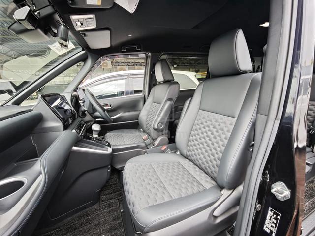 2022 Toyota VOXY 2.0 S-Z P/BOOT 4CAM HUD DIM BSM - 4