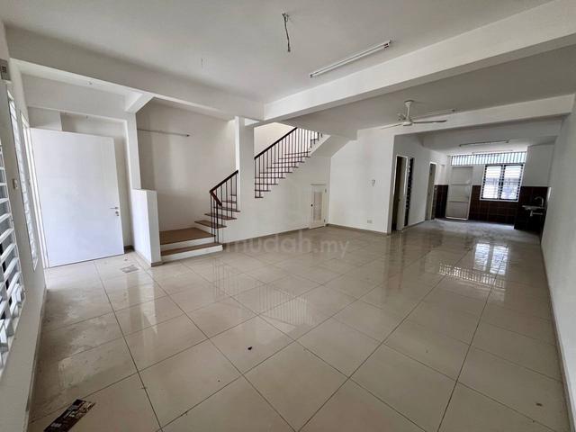 double Storey Serimba Laman Tasik Bandar Bukit Mahkota Bangi KUIS 1