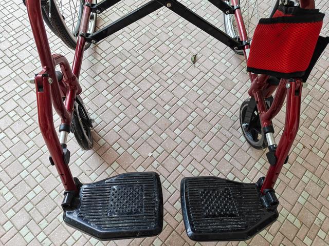 Reliance Healthcare Red Wheelchair 20" 9kgs - photo 4 of 6