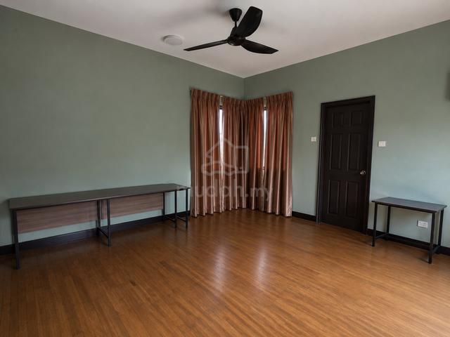 Bandar Kinrara Taman Aman Sari Puchong 2.5 Sty Endlot Semi-D For Sale 1