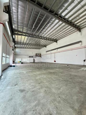 (MEDIUM INDUS) 1.5 Semi-D Factory @ Perindustrian Cemerlang, 19000sf ! 1