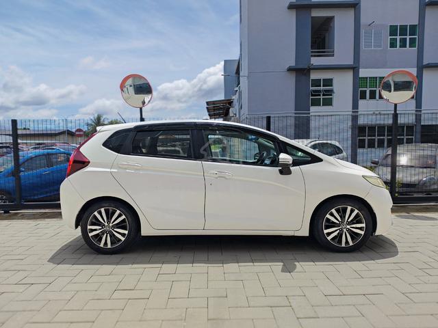 Honda JAZZ 1.5 V 2014 (A) | HOT UNIT FOR SALE! - 3
