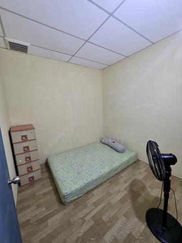 Bilik Queen Tiram / Desa Cemerlang / Puteri Wangsa 1