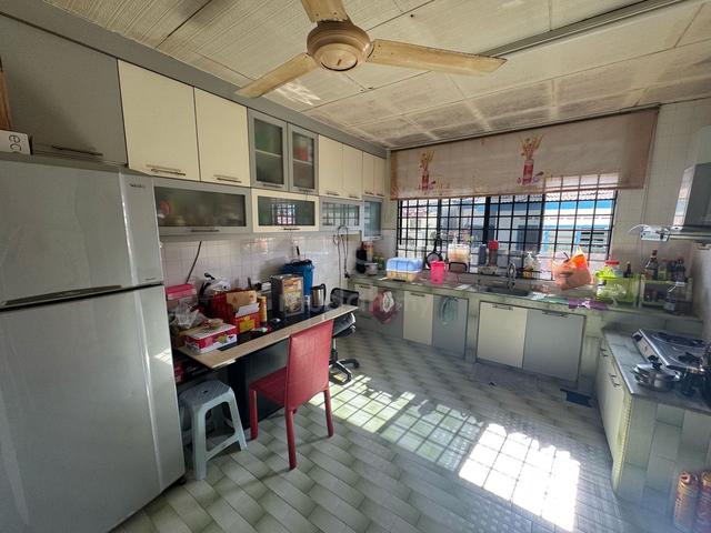 Full loan Tmn sri pulai jln pakis 1sty low cost corner cash bck cheap‼ 4