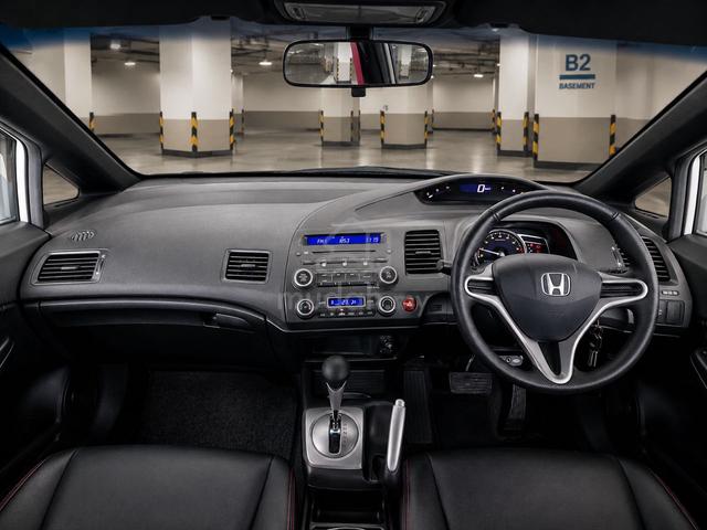 2009 Honda CIVIC 1.8L SL BLACK INTERIOR RED BELT - 2