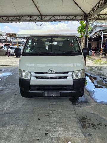 Hiace 2.5cc semi panel - 2