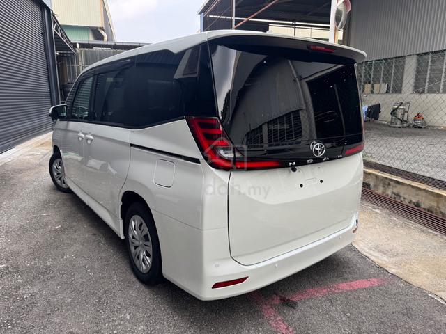 TOYOTA NOAH X 2.0(a)UNREG 2023 - 2