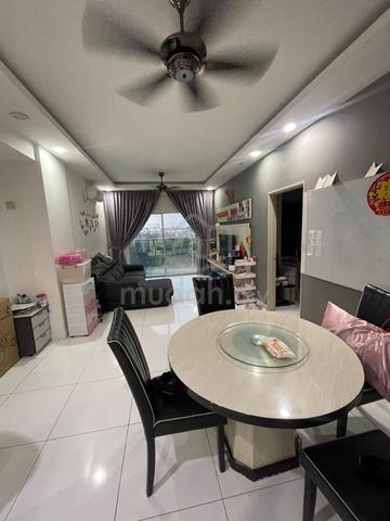 The Twin Residences @ Tampoi 1