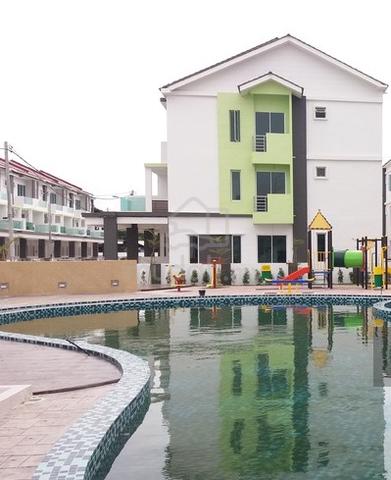 Maple Residence @ Tmn Selayang Utama Gated & Guarded 3 Storey Terrace 1