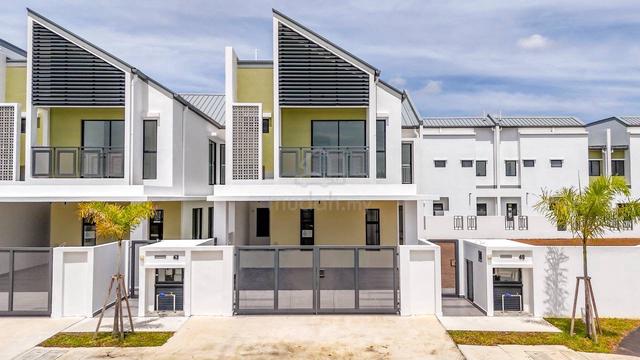 NON BUMI | CORNER LOT ‼️ 2 Storey Avela Garden Homes Rimbayu 1