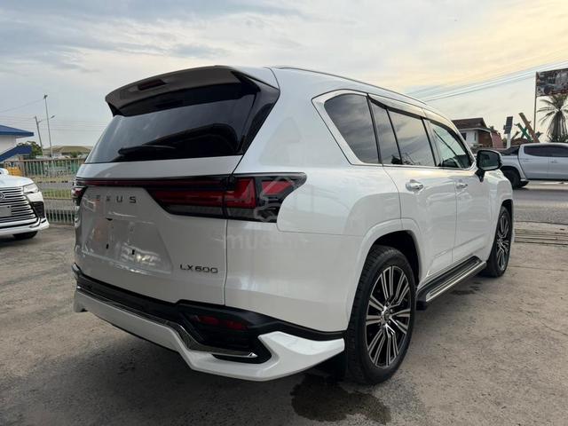 2023 Lexus LX600 with Modellista Bodykit 7 Seater! - 3