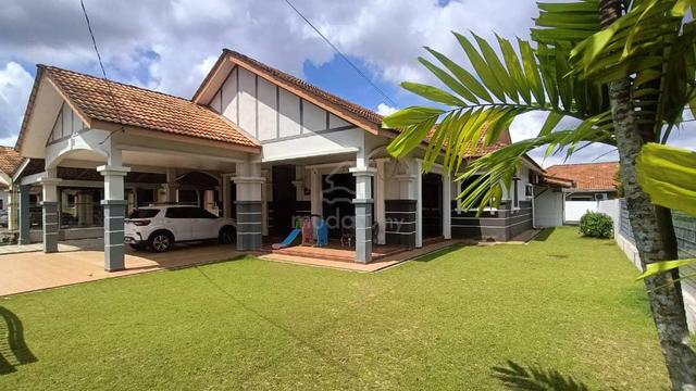 BANGLO CANTIK @ BUKIT BAYU For Sale 180k BAWAH MV Bumi Lot 1
