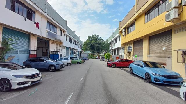 Kempas Factory for Rent 1
