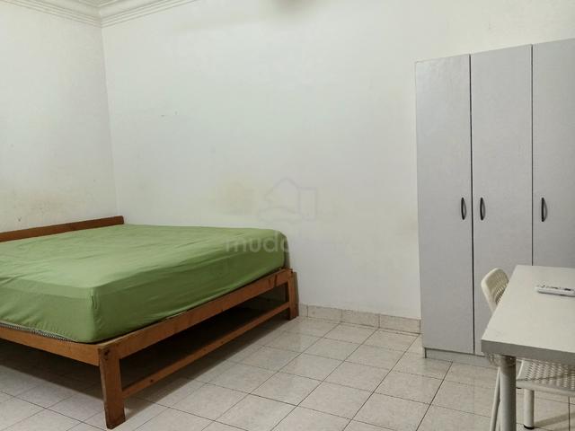 Master room Female available for rent Palm spring Kota damansara 1