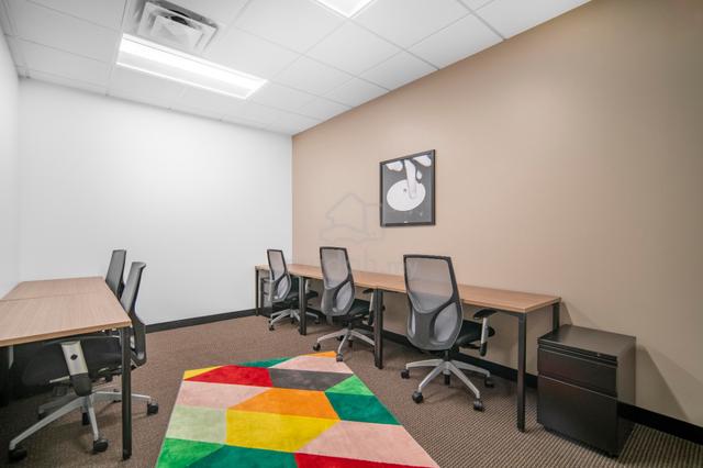 Work productively in a shared office space in Regus Gurney Paragon 1
