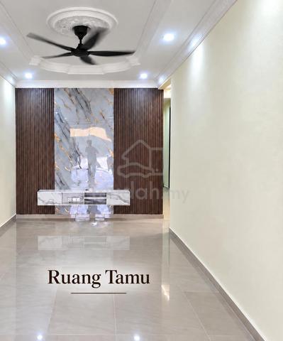 Rumah Teres Setingkat untuk Dijual di Lunas 1