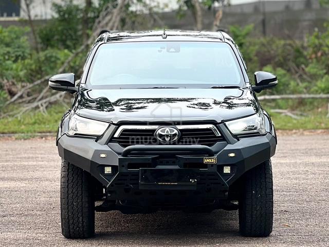2023 Toyota HILUX 2.8 ROGUE MILEAGE 30K UNDER WRTY - 2