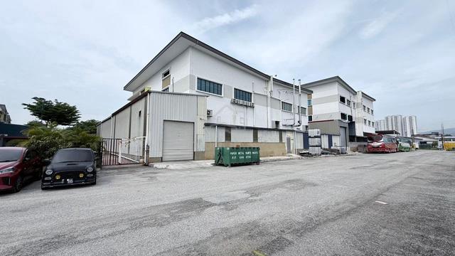 GATED AREA❗️Warehouse Factory For Sale Perindustrian Batu Caves NEGO 1